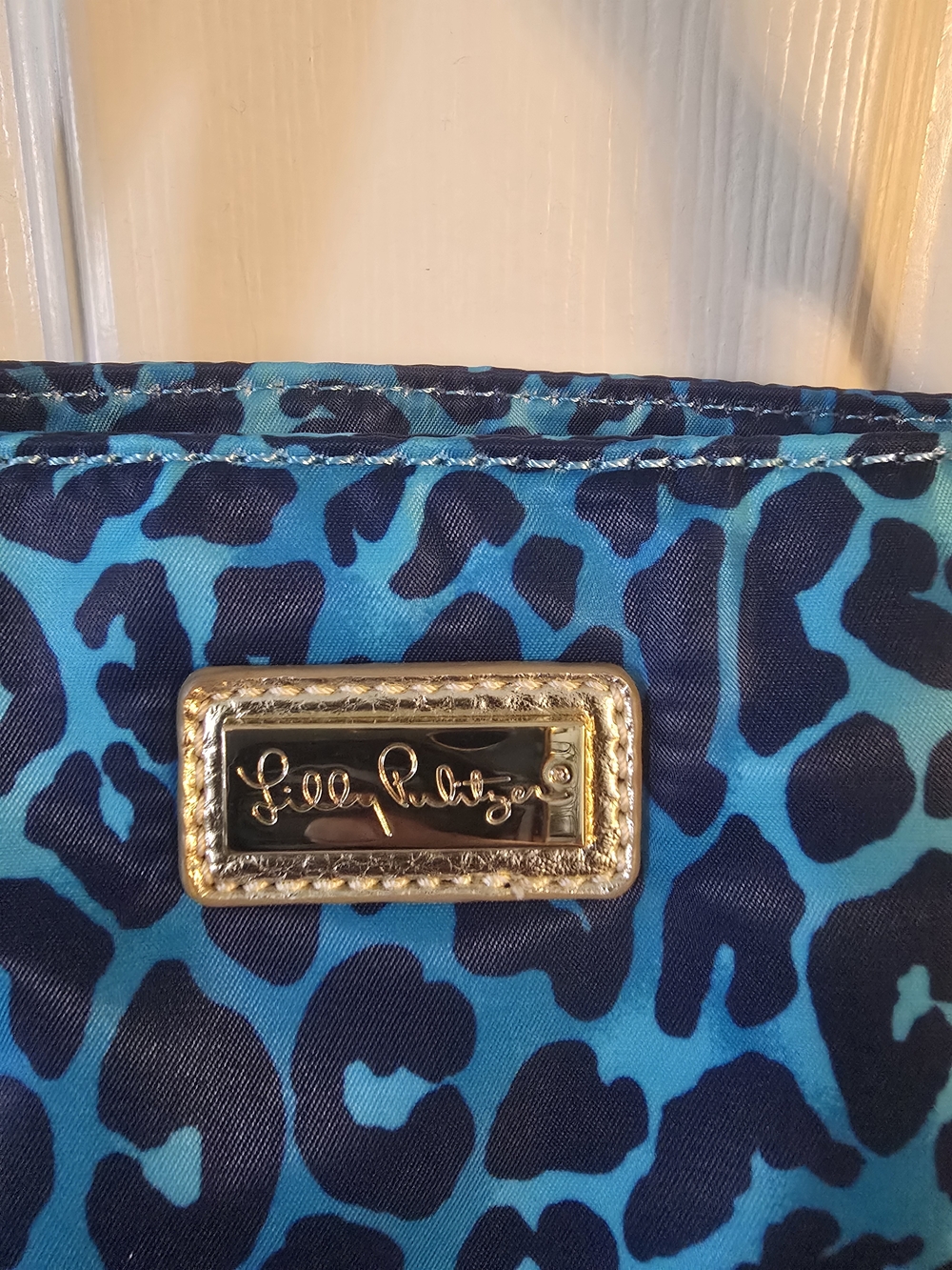 BNWT Lilly Pulitzer Blue Leopard Evita Tote With Adjustabke Strap & Gold Handles - Picture 2 of 12